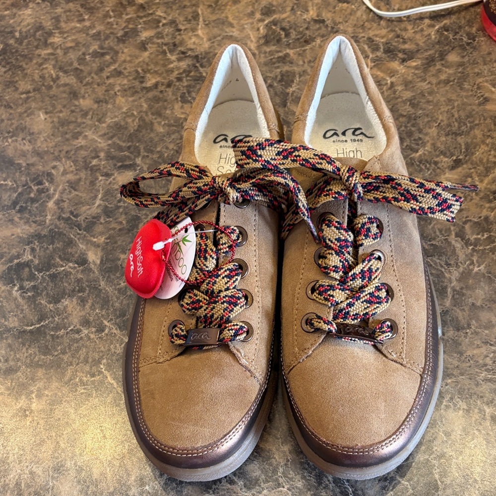 Ara HighSoft Women's Bamboo Tan Leather Sneakers with Multicolor Laces. Sz 6.5
